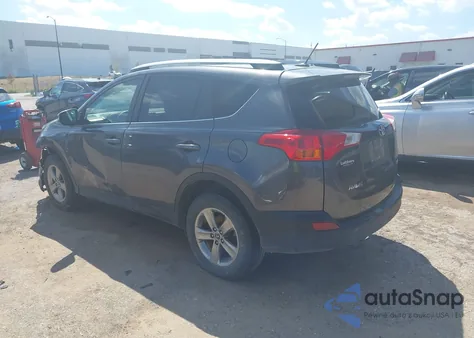 2015 Toyota Rav4 Xle z USA, uszkodzony, nr VIN 2T3WFREV7FW153562